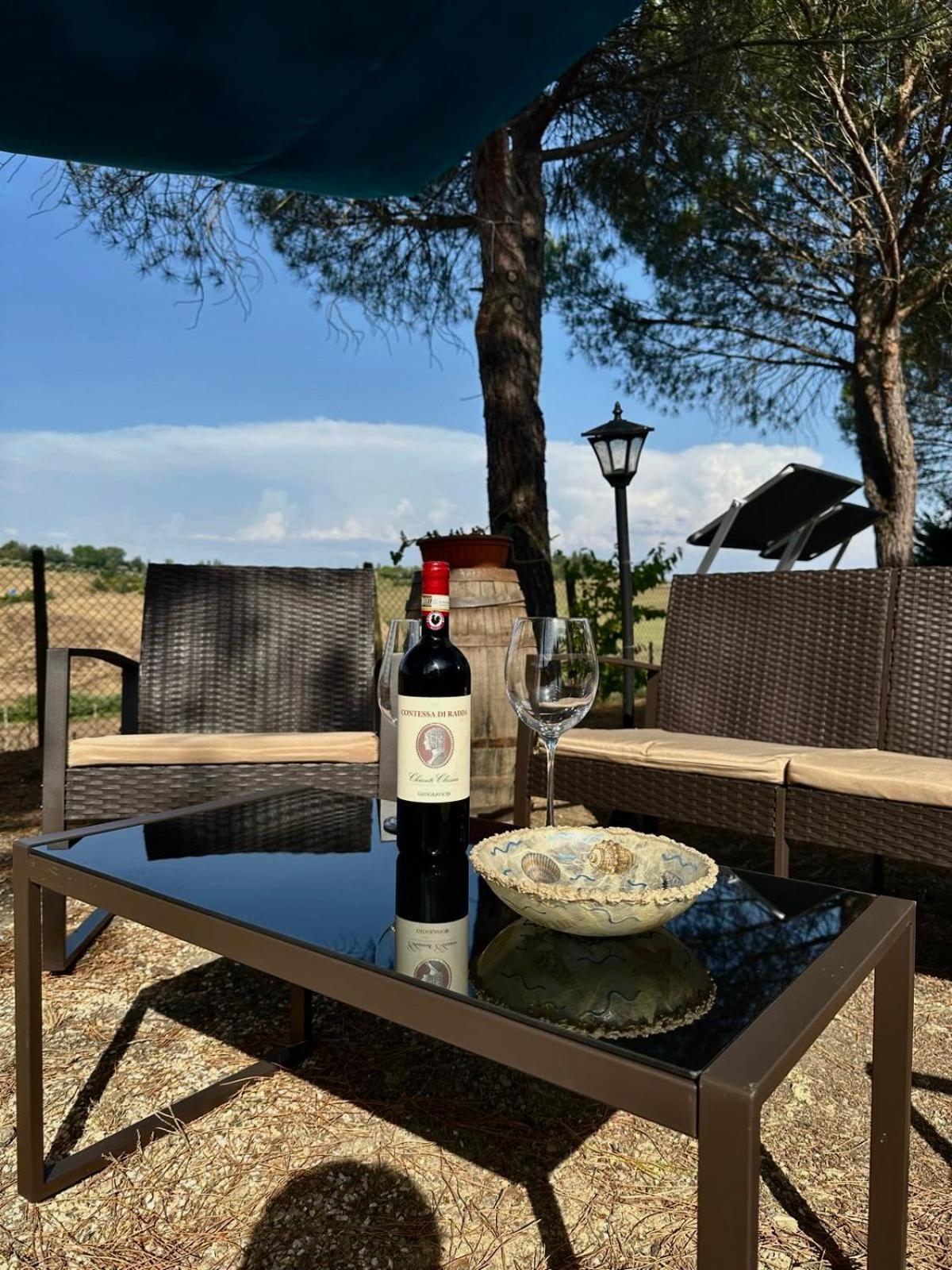 Agriturismo La Terrazza Sul Mangia Siena Exteriör bild