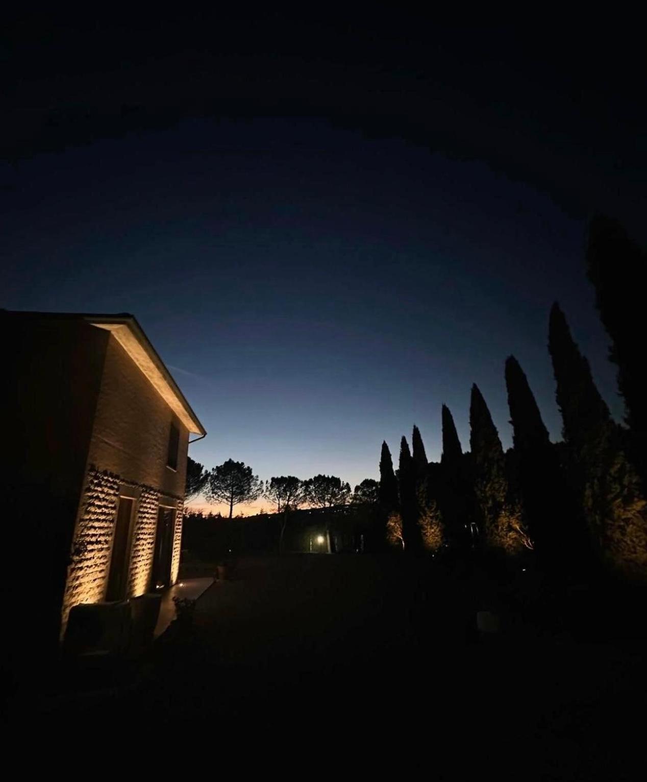 Agriturismo La Terrazza Sul Mangia Siena Exteriör bild