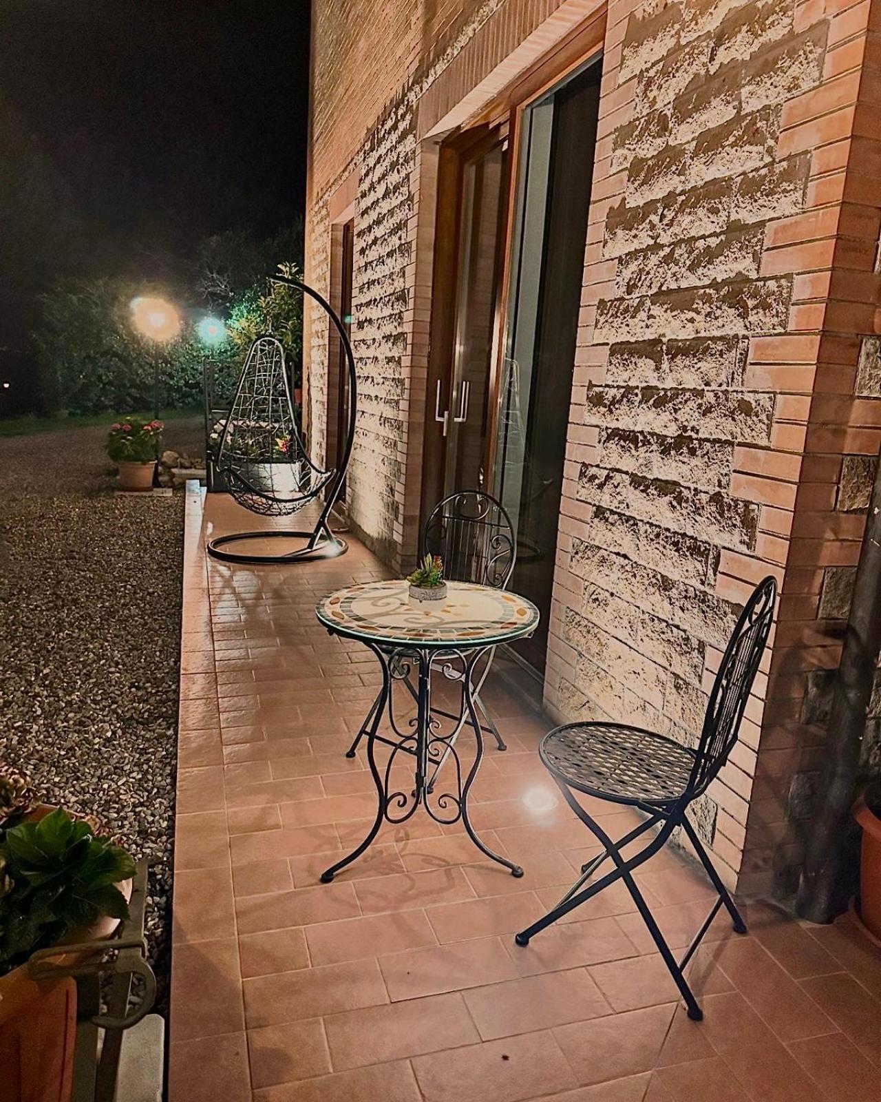 Agriturismo La Terrazza Sul Mangia Siena Exteriör bild