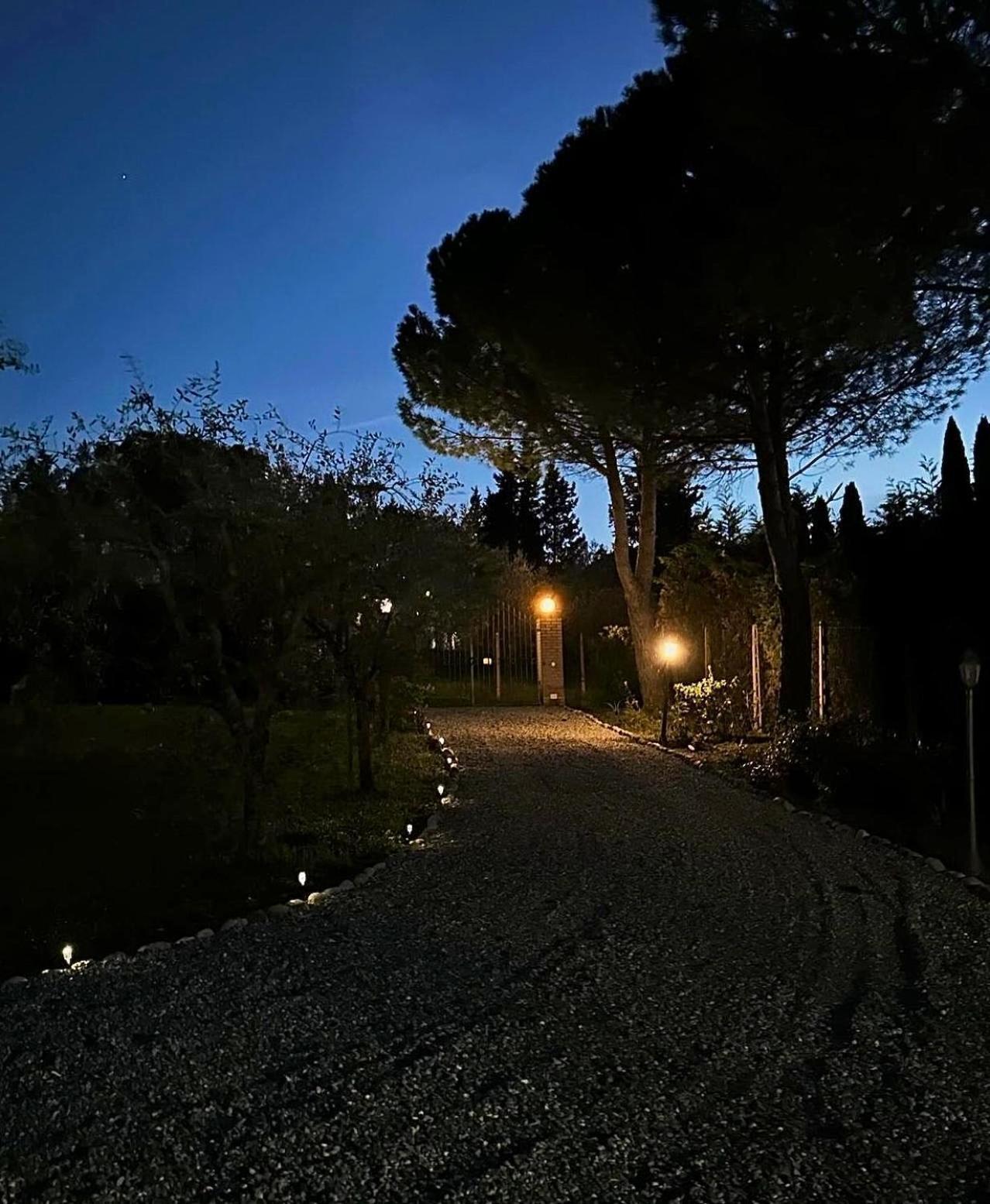 Agriturismo La Terrazza Sul Mangia Siena Exteriör bild