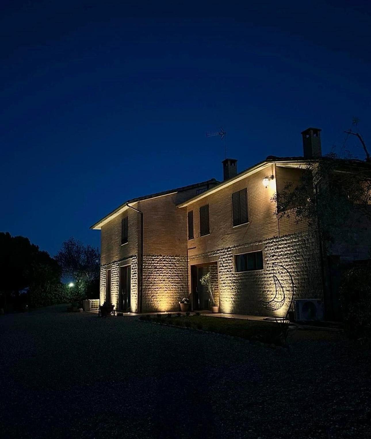 Agriturismo La Terrazza Sul Mangia Siena Exteriör bild